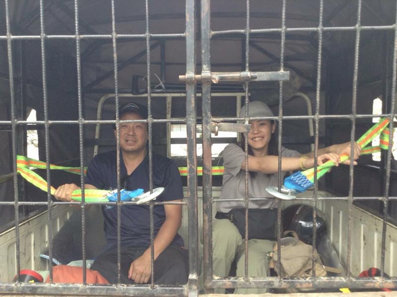 座席など無く、ただの荷台