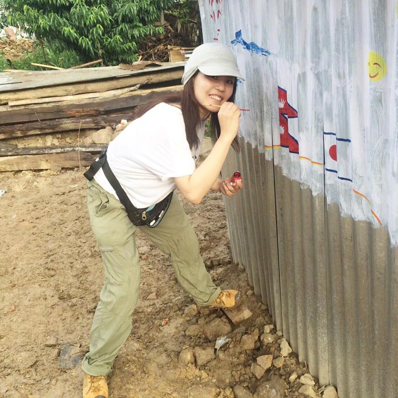 みんなの手で最後の仕上げ